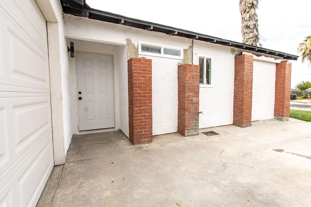 5112 Clark Street Keyes, CA 95328 - Photo 4 of 29