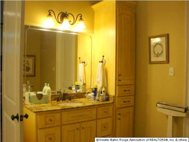 2010 Lac Cache Court Baton Rouge, LA 70816 - Photo 12 of 21 Gallery Image 12
