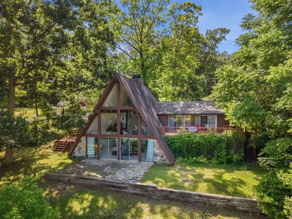 $719,900 | 11881 Westshore Drive, Pinckney, MI 48169