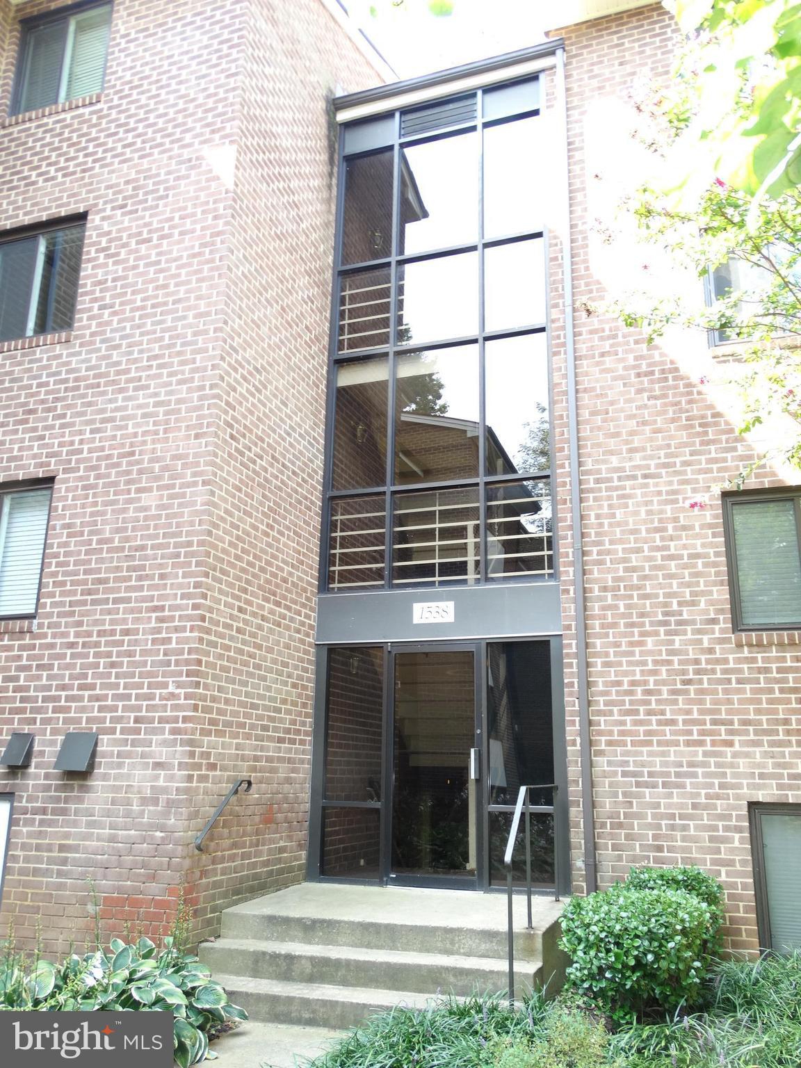 1538 Northgate Square, Unit 21B Reston, VA 20190 - Photo 1 of 26 Exterior (Front)