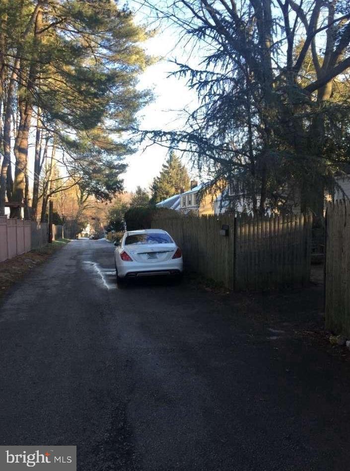 433 Haverford Road Wynnewood, PA 19096 - Photo 32 of 32 tree lined private drive access
