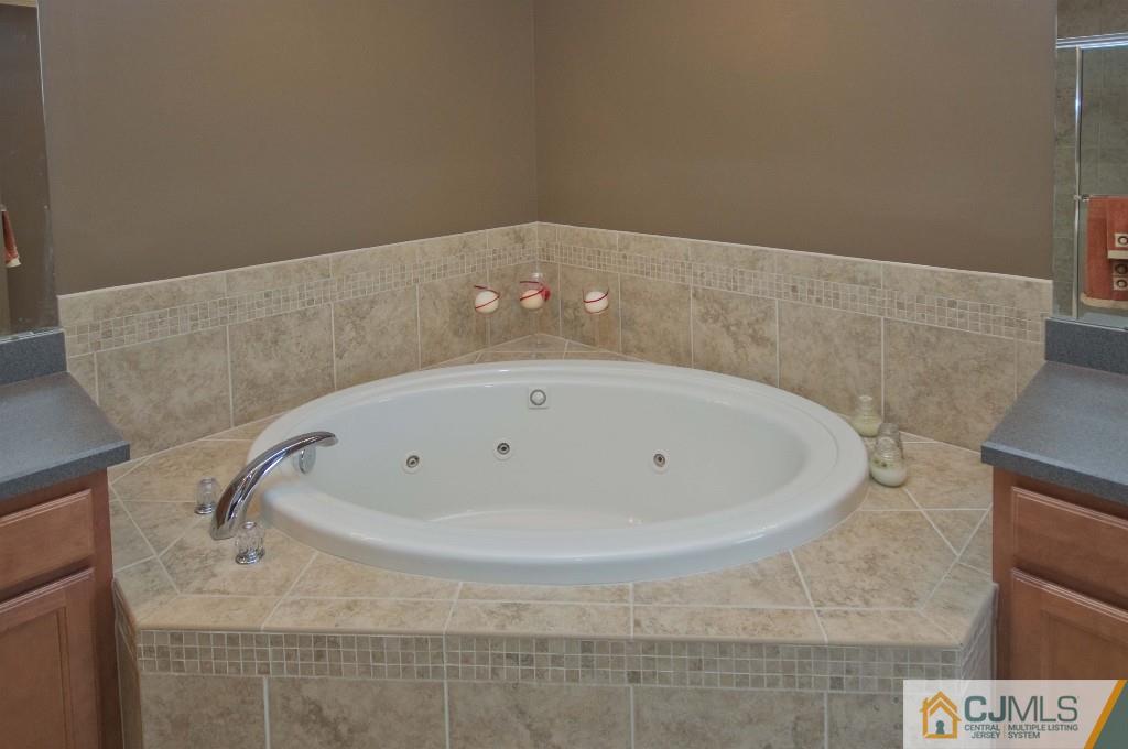 11 Raritan Reach Road South Amboy, NJ 08879 - Photo 10 of 20 a bathroom with a bathtub