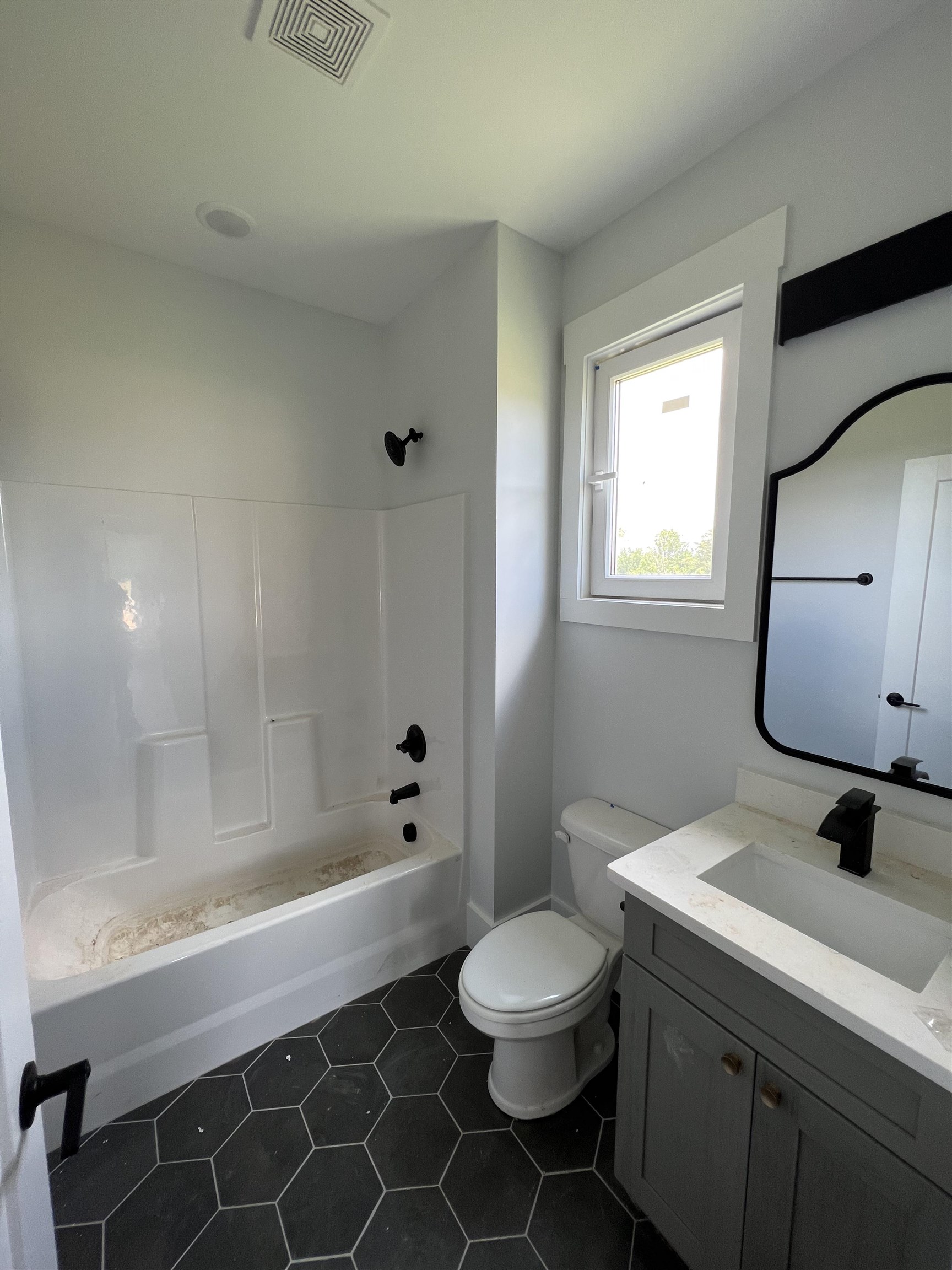 136 Harkness Lane Campobello, SC 29322 - Photo 11 of 17