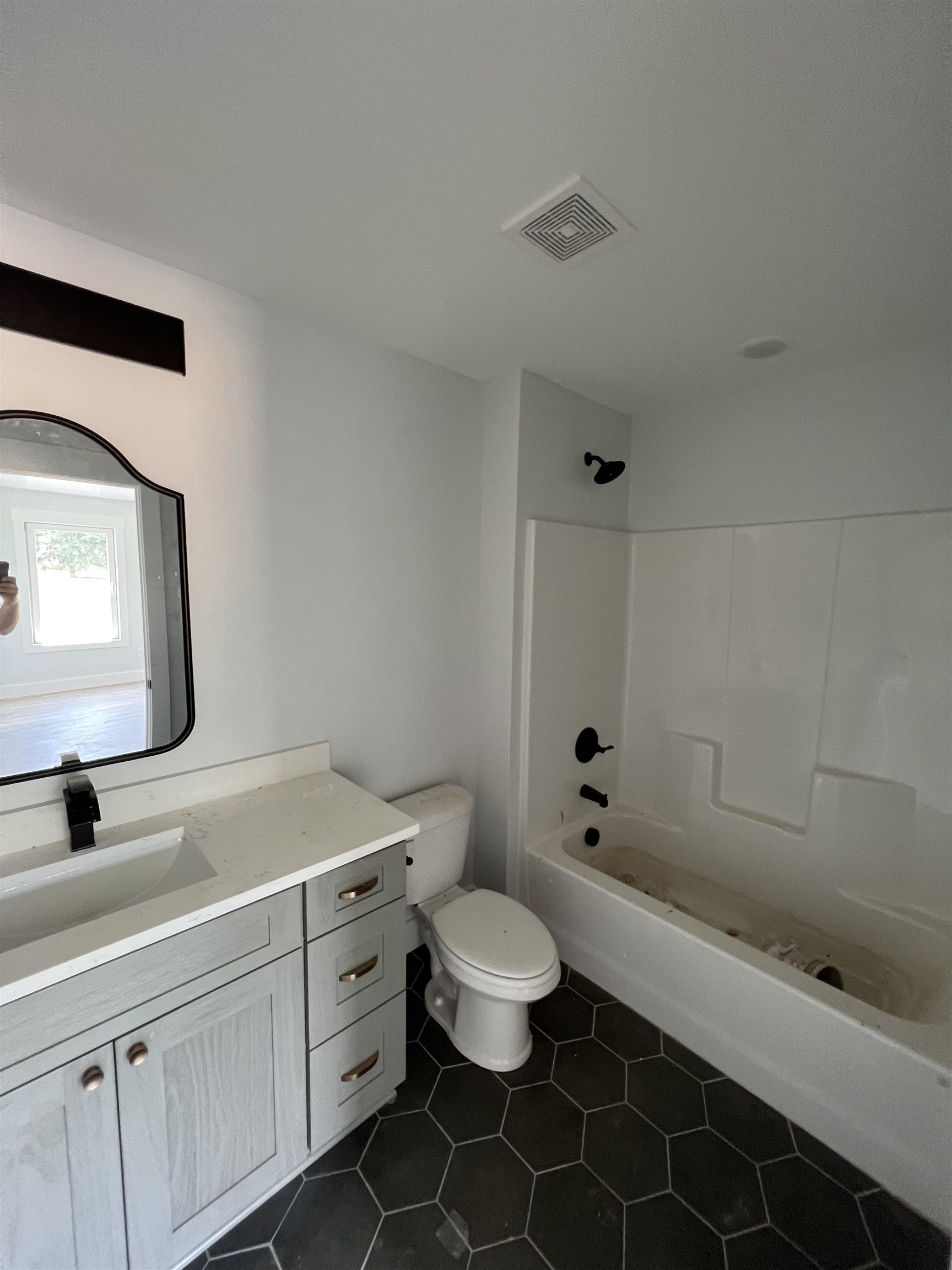 136 Harkness Lane Campobello, SC 29322 - Photo 14 of 17