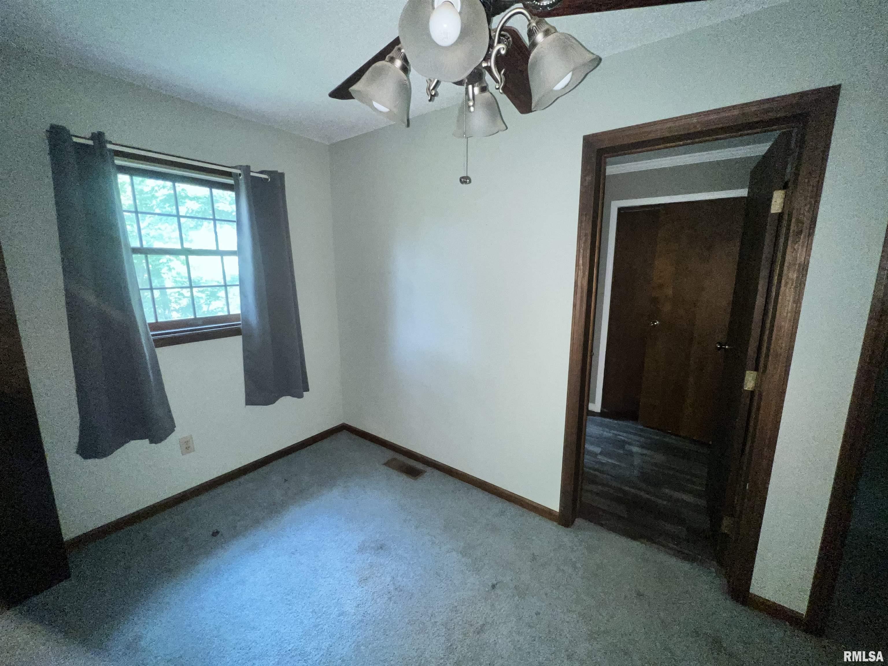 7211 Ramblewood Drive Rochester, IL 62563 - Photo 2 of 17 Gallery Image 2