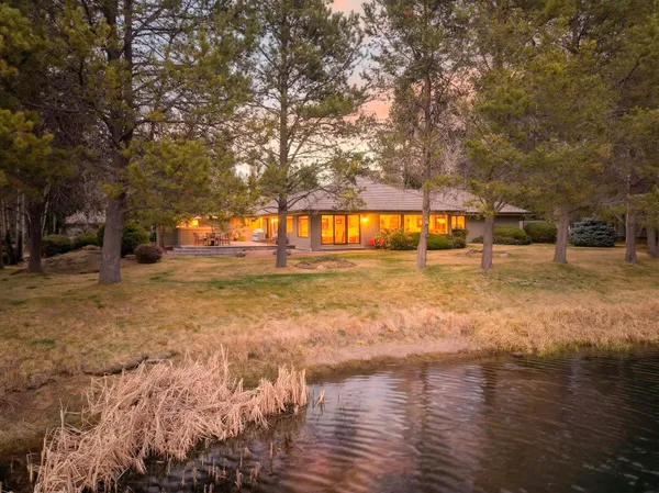 $1,450,000 | 17995 North Course Lane, Unit 8, Sunriver, OR 97707
