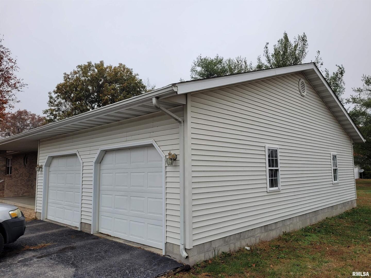 469 Main Street Radom, IL 62808 - Photo 3 of 23 a view of a white house