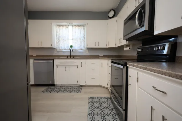 $320,000 | 611 1st Avenue, Reynolds, ND 58275