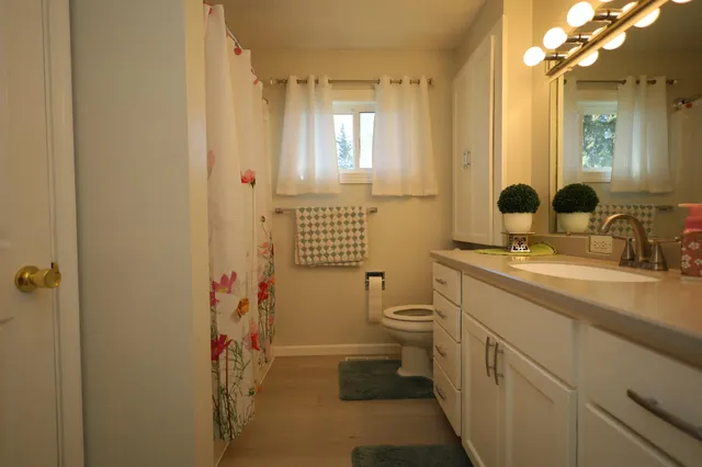 $320,000 | 611 1st Avenue, Reynolds, ND 58275