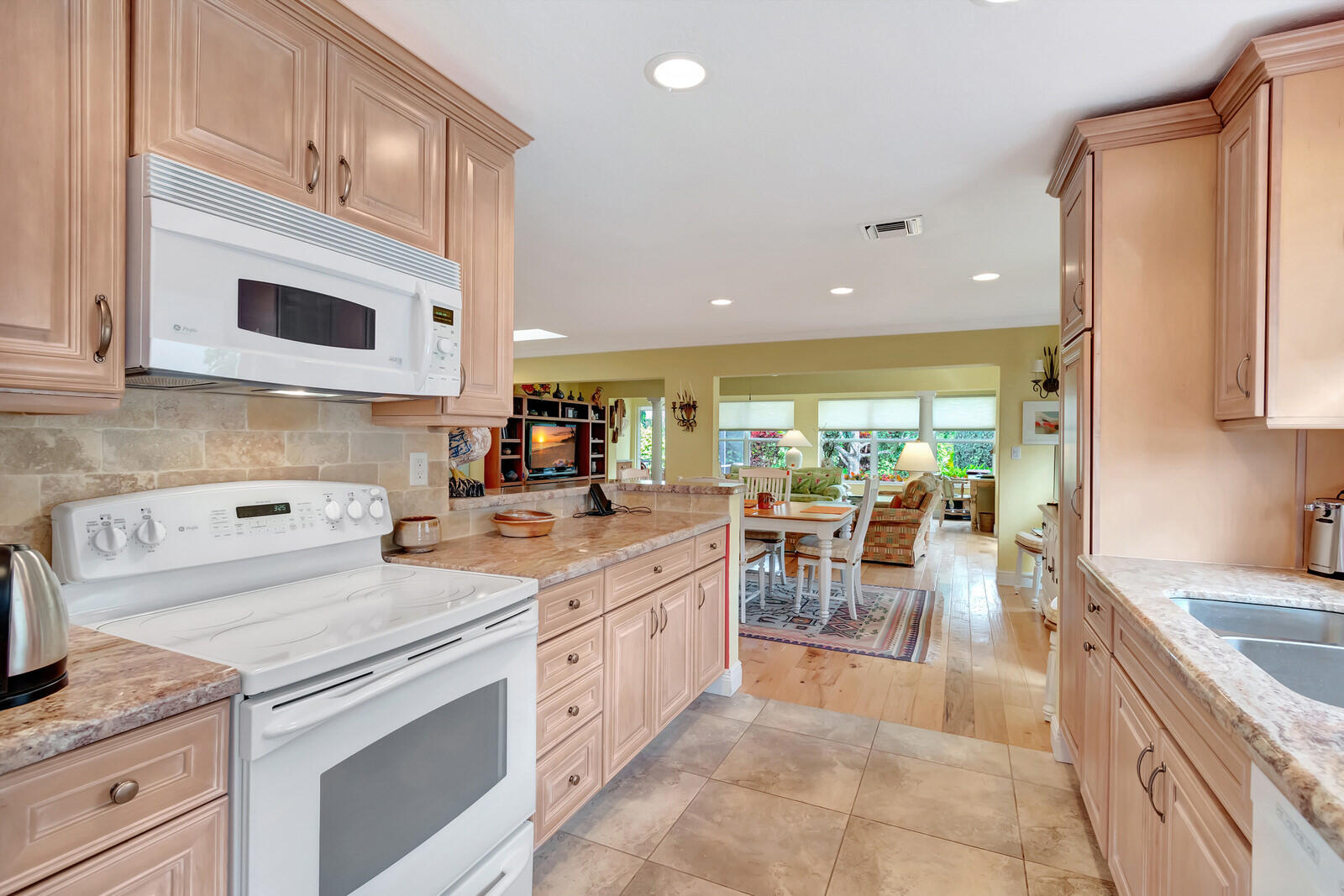 162 Del Rio Boulevard Boca Raton, FL 33432 - Photo 20 of 52 DSC_8302