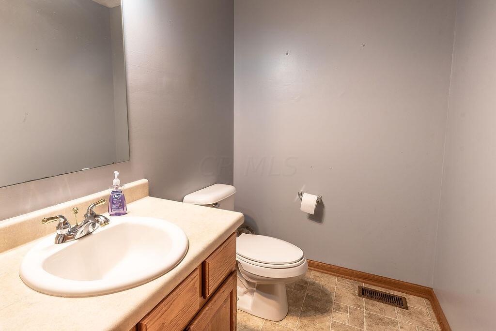 9618 Gregg Road Fredericktown, OH 43019 - Photo 15 of 41 HALF BATH