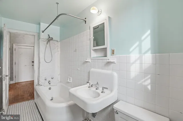 $275,000 | 2040 Belmont Road Northwest, Unit 536, Washington, DC 20009