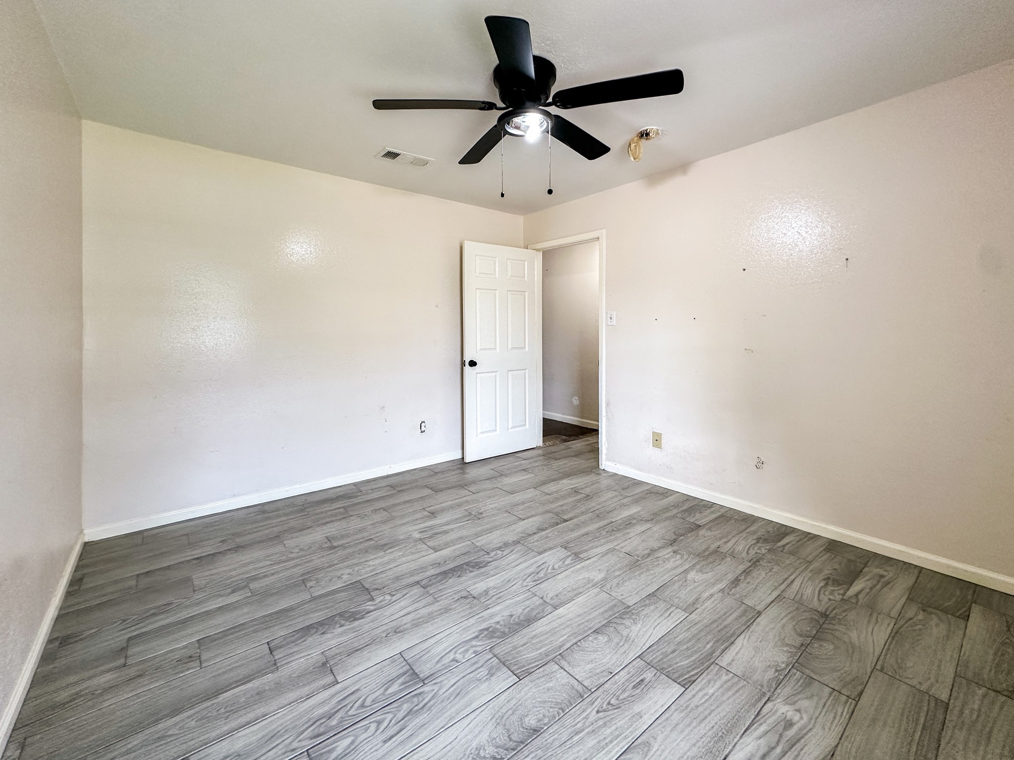 3619 Darling Avenue Pasadena, TX 77503 - Photo 13 of 14 a view of an empty room