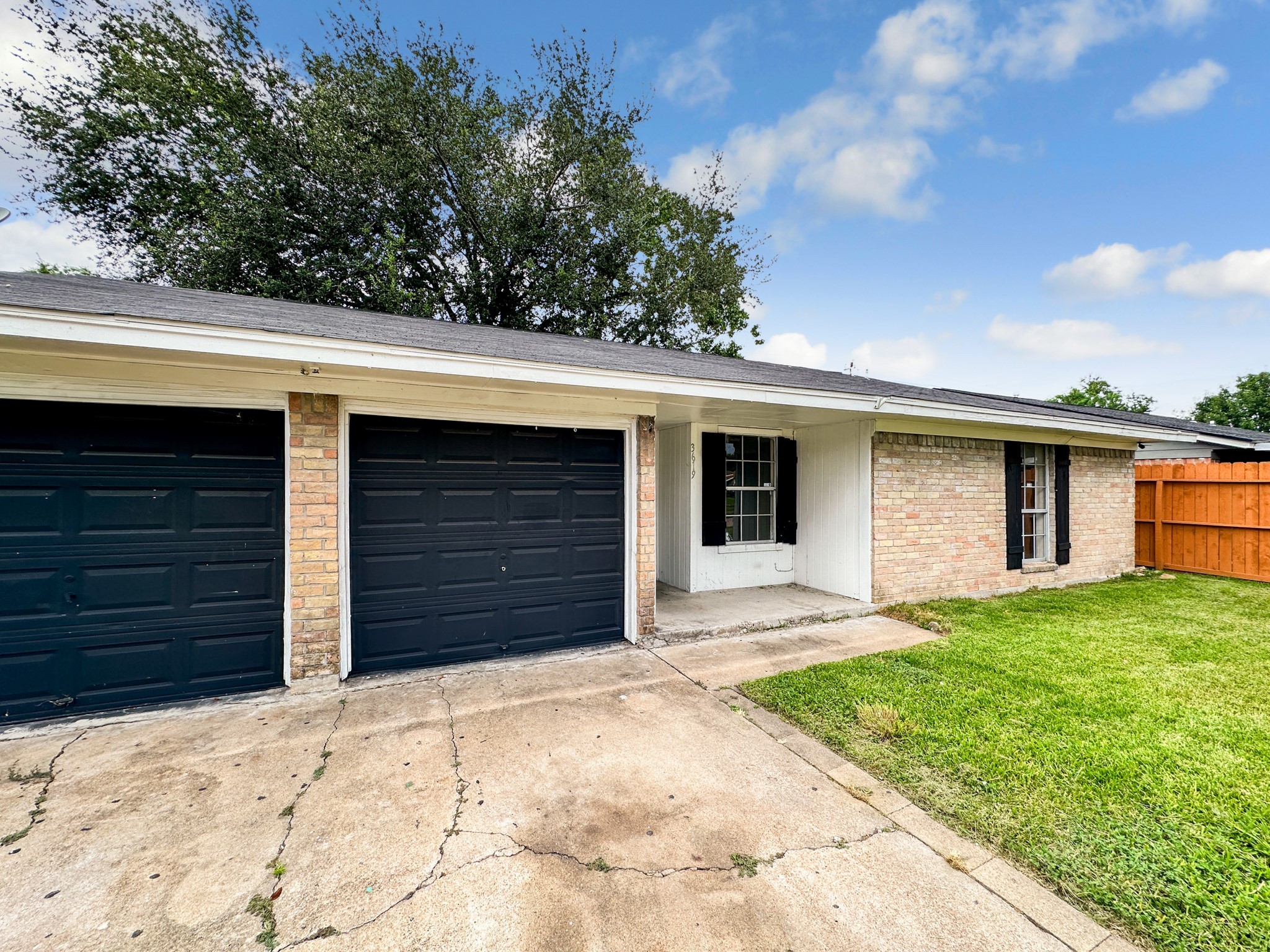 3619 Darling Avenue Pasadena, TX 77503 - Photo 7 of 14 a view of a house with a yard