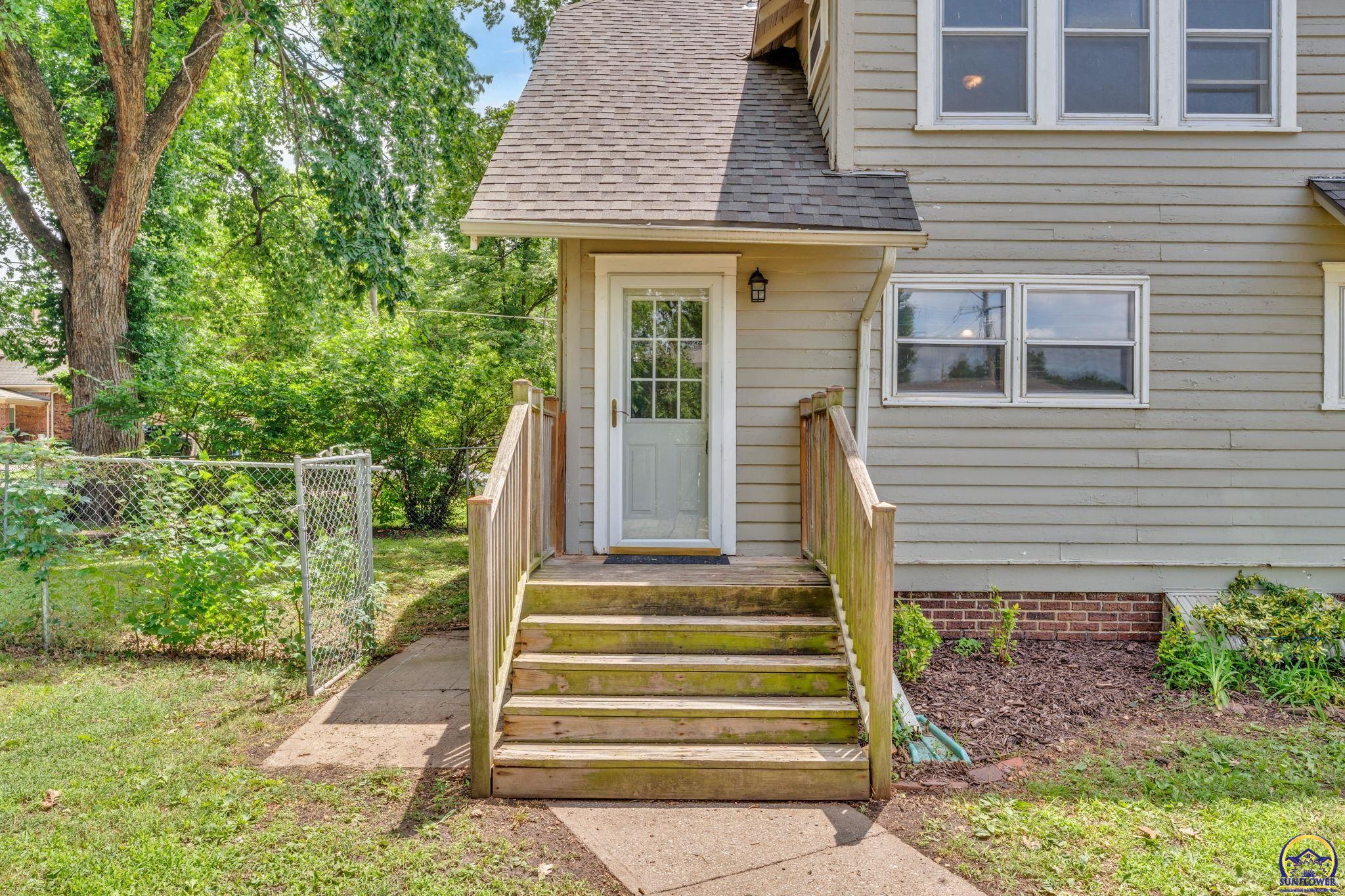 3324 Southwest Front Street Topeka, KS 66606 - Photo 27 of 38