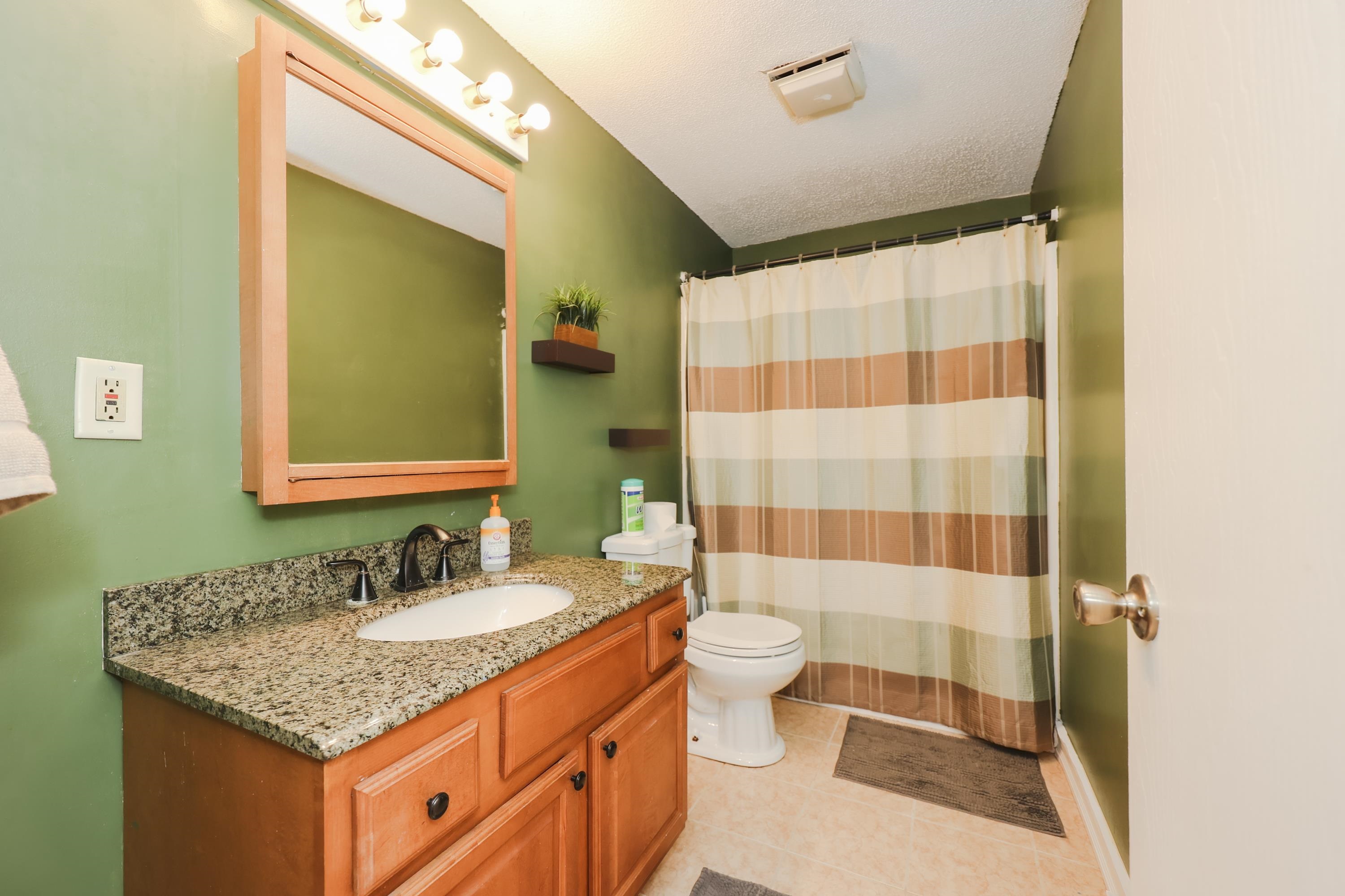 1035 South Mammoth Road, Unit 2 Manchester, NH 03109 - Photo 15 of 26