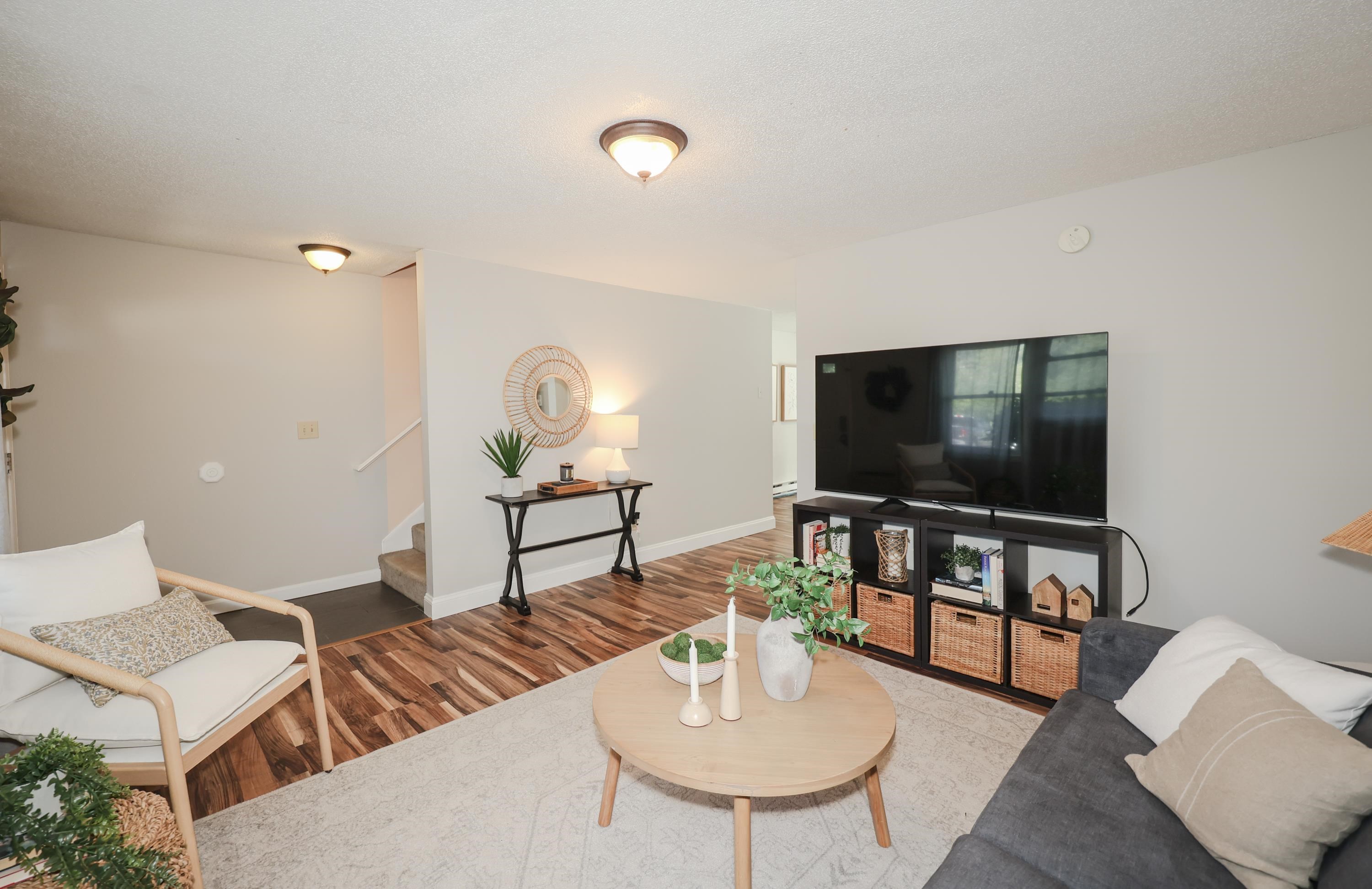1035 South Mammoth Road, Unit 2 Manchester, NH 03109 - Photo 5 of 26