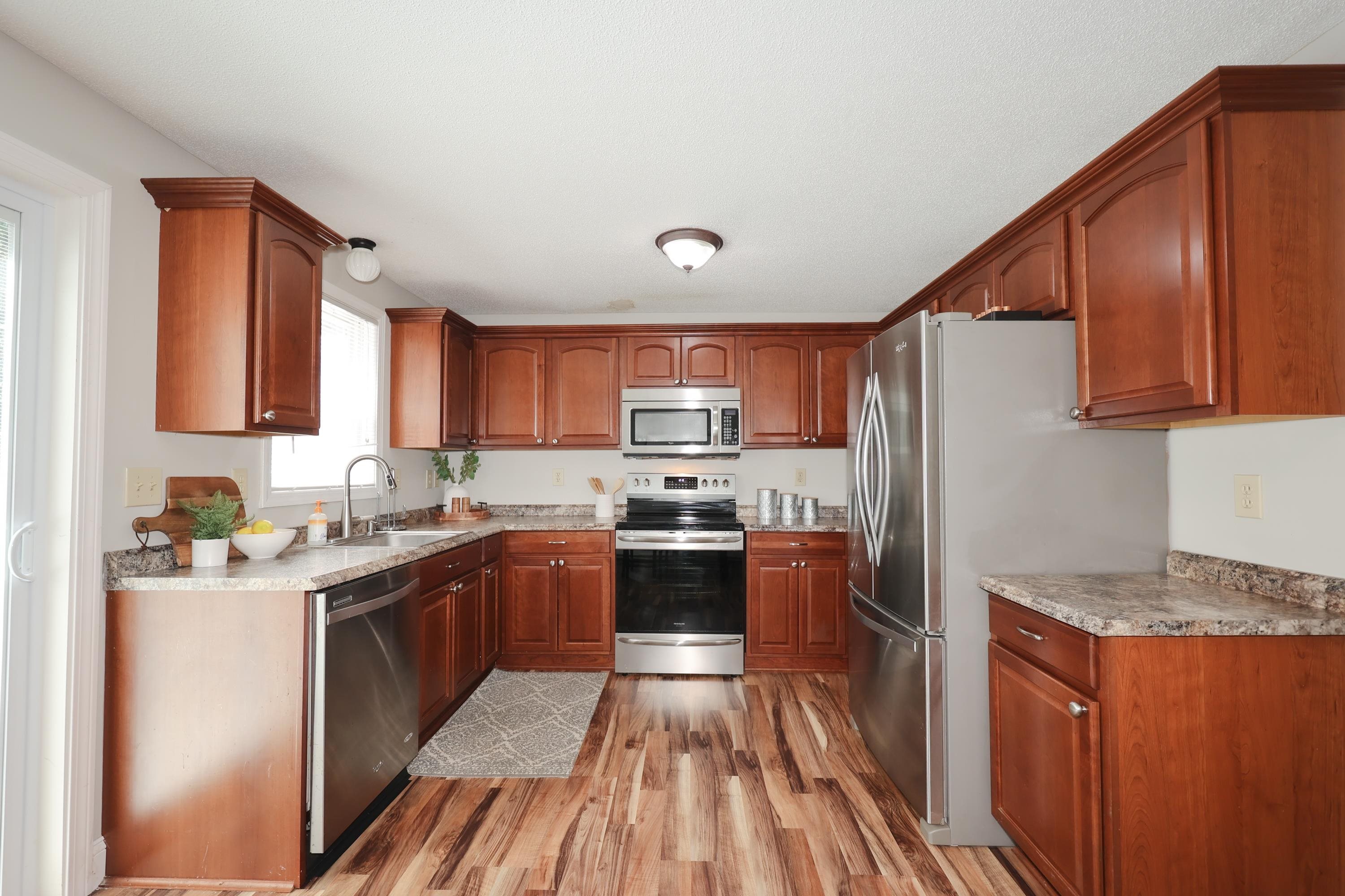 1035 South Mammoth Road, Unit 2 Manchester, NH 03109 - Photo 10 of 26