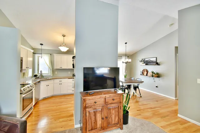 $349,000 | 10432 287th Avenue Northwest, Zimmerman, MN 55398