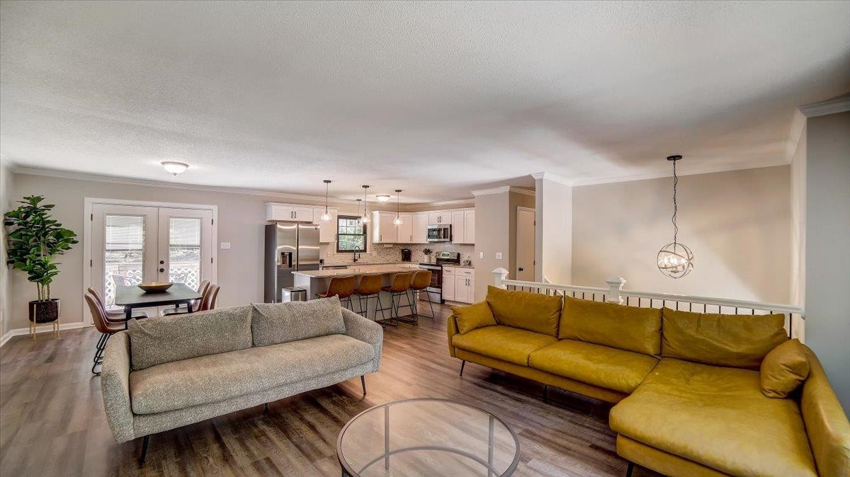 5321 Cherrycrest Court Raleigh, NC 27609 - Photo 6 of 40 Photo 6