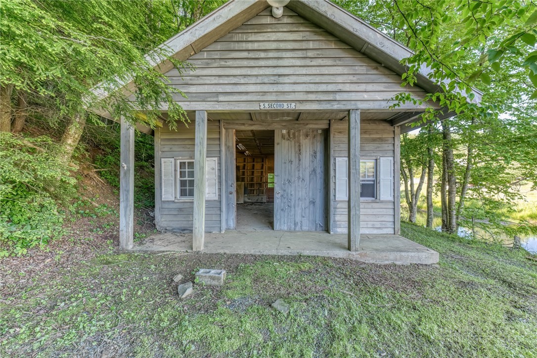 473 Cow Camp Road Newland, NC 28657 - Photo 38 of 49
