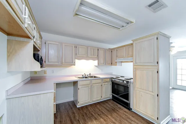 $575,000 | 7768 Highway 1, Lockport, LA 70374