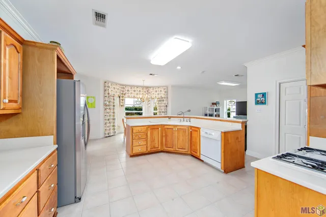 $575,000 | 7768 Highway 1, Lockport, LA 70374