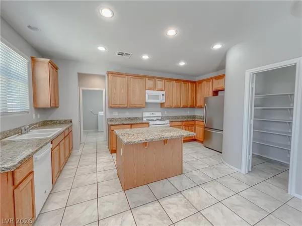 $2,550 | 5646 St Elias Street, North Las Vegas, NV 89081
