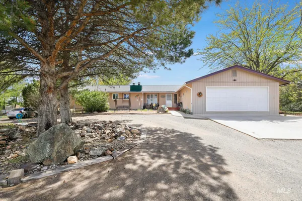 $649,000 | 2593 East 3700 North, Twin Falls, ID 83301