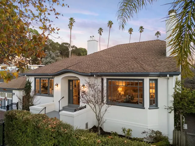 a front view of house with yard