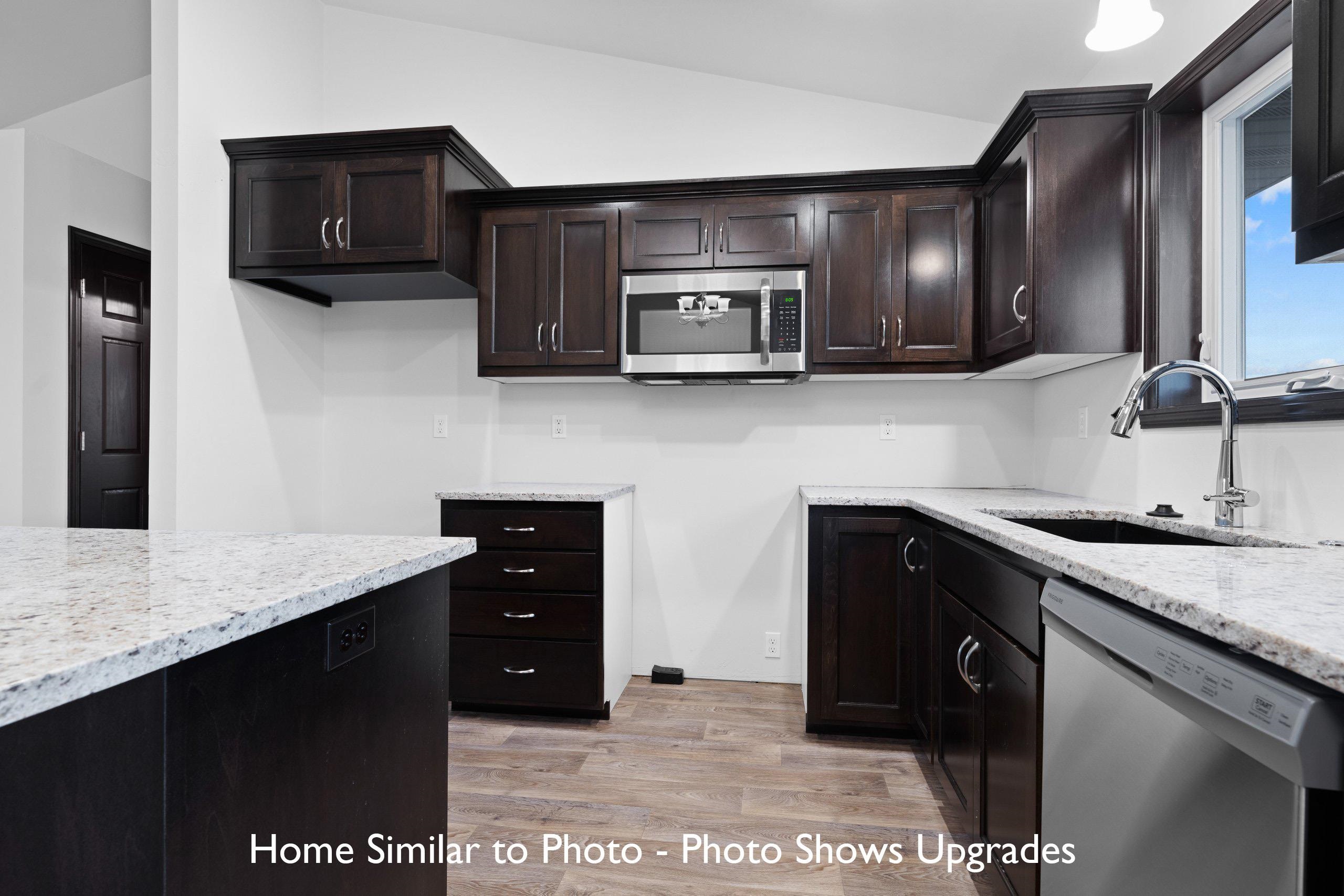 1011 Constellation Way Marinette, WI 54143 - Photo 15 of 38