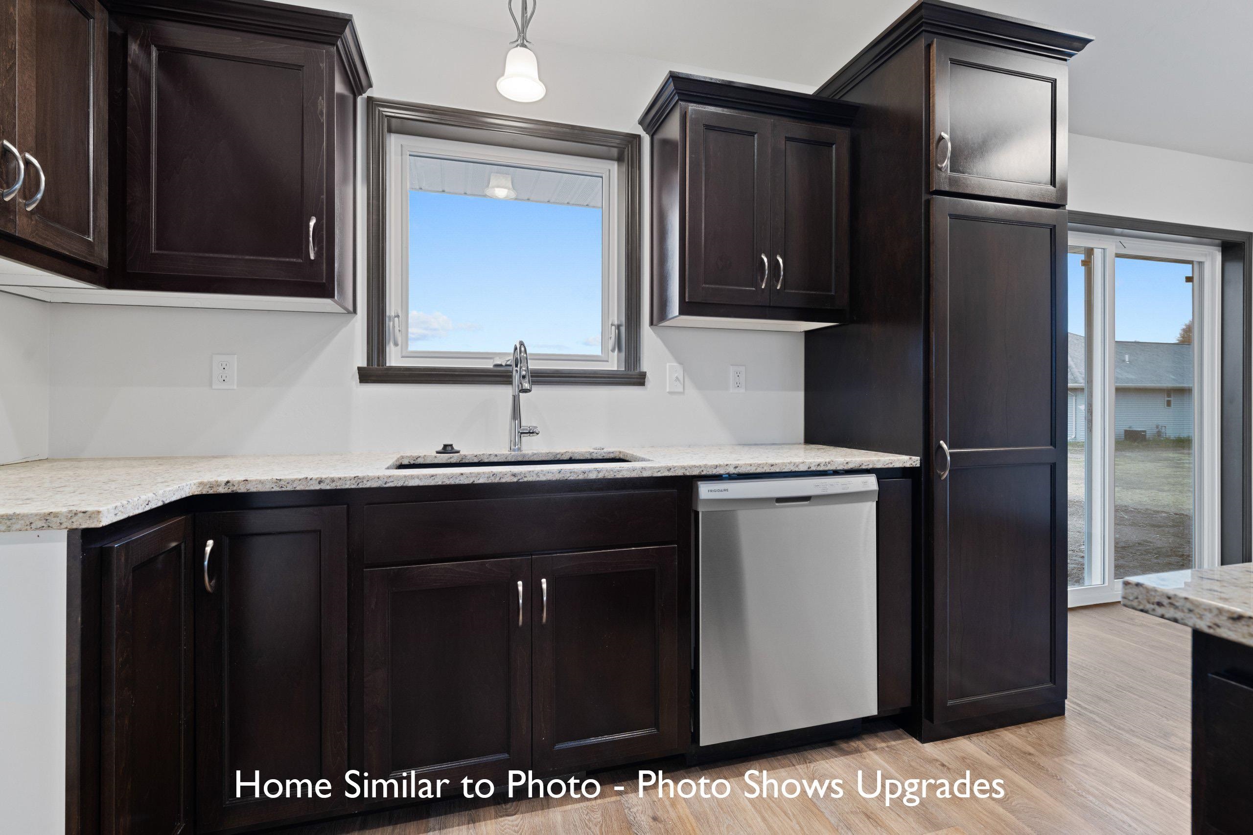 1011 Constellation Way Marinette, WI 54143 - Photo 17 of 38