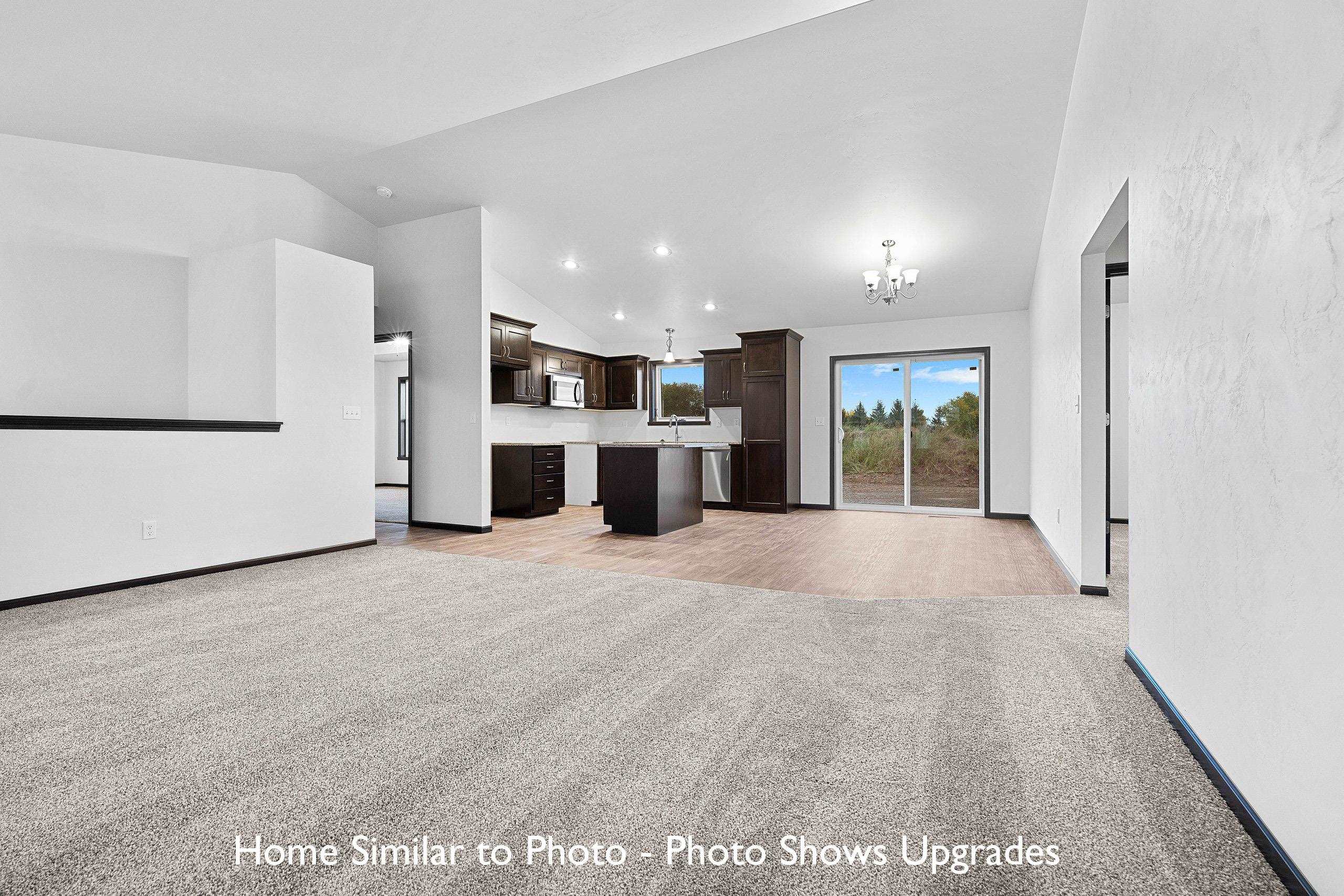 1011 Constellation Way Marinette, WI 54143 - Photo 4 of 38