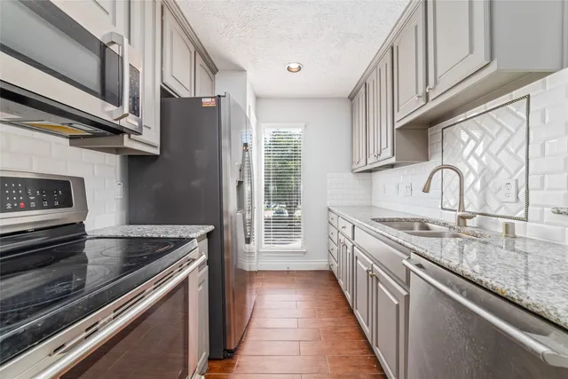 $1,600 | 2300 Augusta Drive, Unit 24, Houston, TX 77057