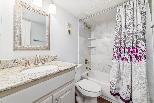 $1,600 | 2300 Augusta Drive, Unit 24, Houston, TX 77057