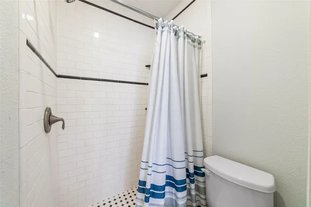 $1,600 | 2300 Augusta Drive, Unit 24, Houston, TX 77057