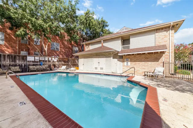 $1,600 | 2300 Augusta Drive, Unit 24, Houston, TX 77057