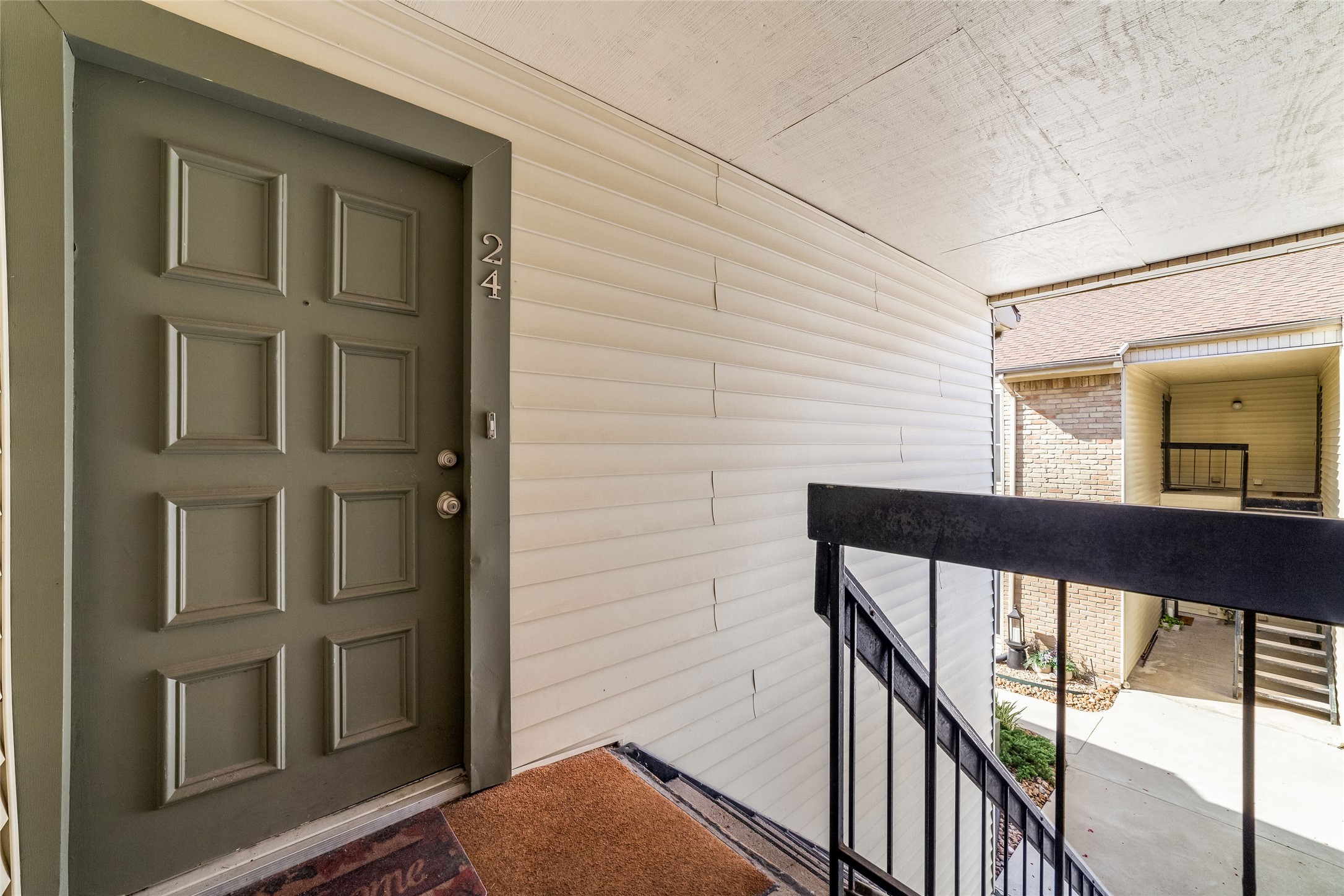 2300 Augusta Drive, Unit 24 Houston, TX 77057 - Photo 3 of 23