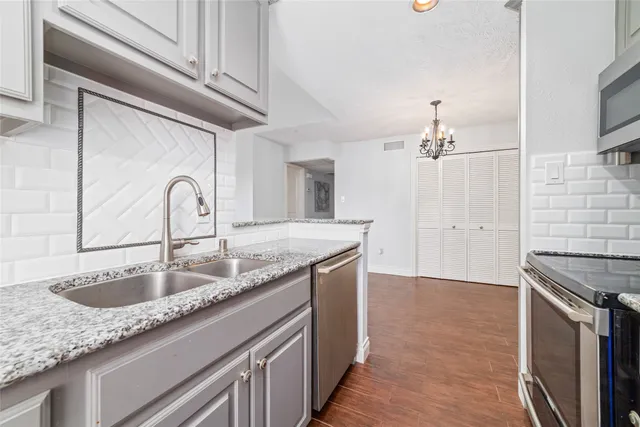 $1,600 | 2300 Augusta Drive, Unit 24, Houston, TX 77057