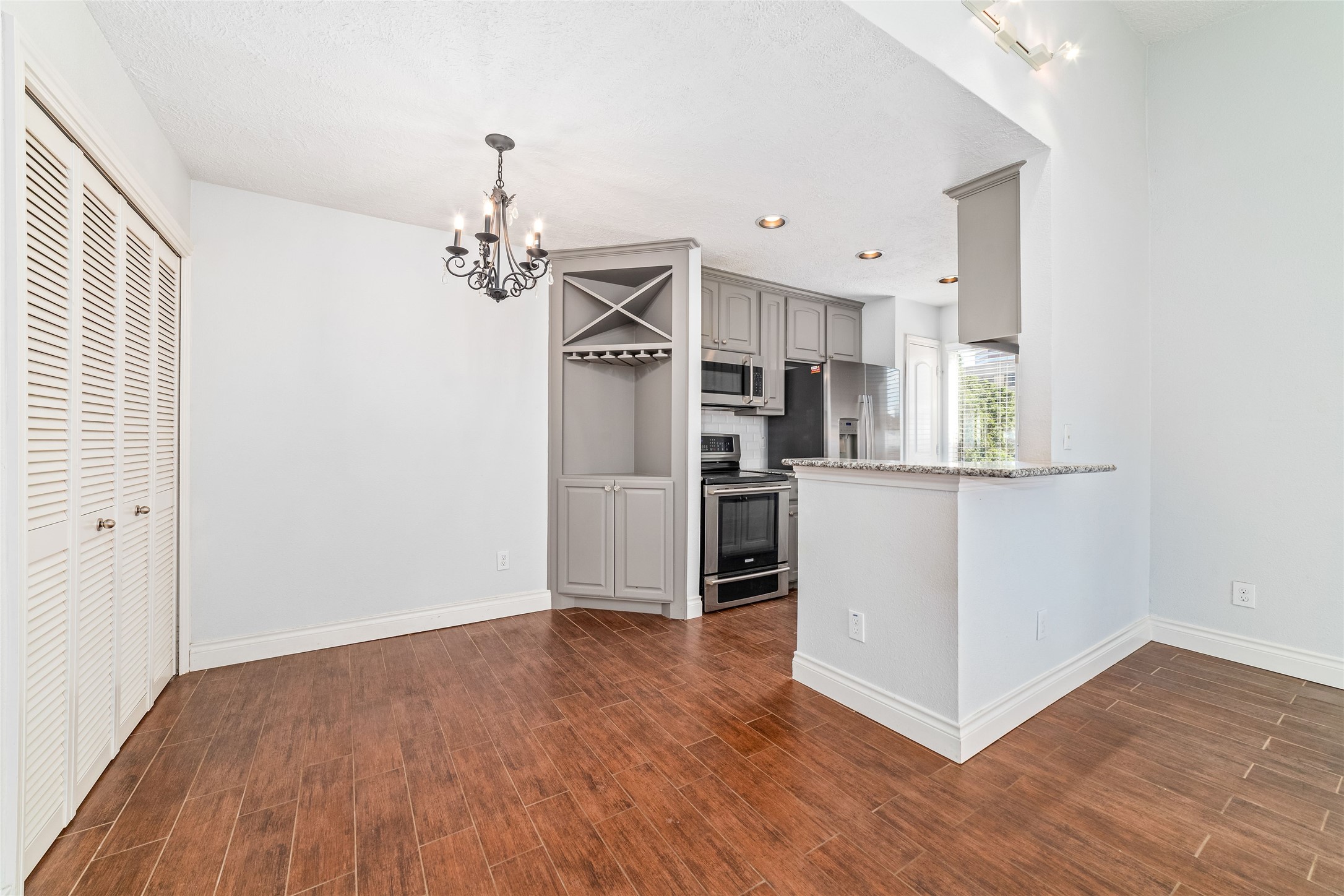 2300 Augusta Drive, Unit 24 Houston, TX 77057 - Photo 6 of 23