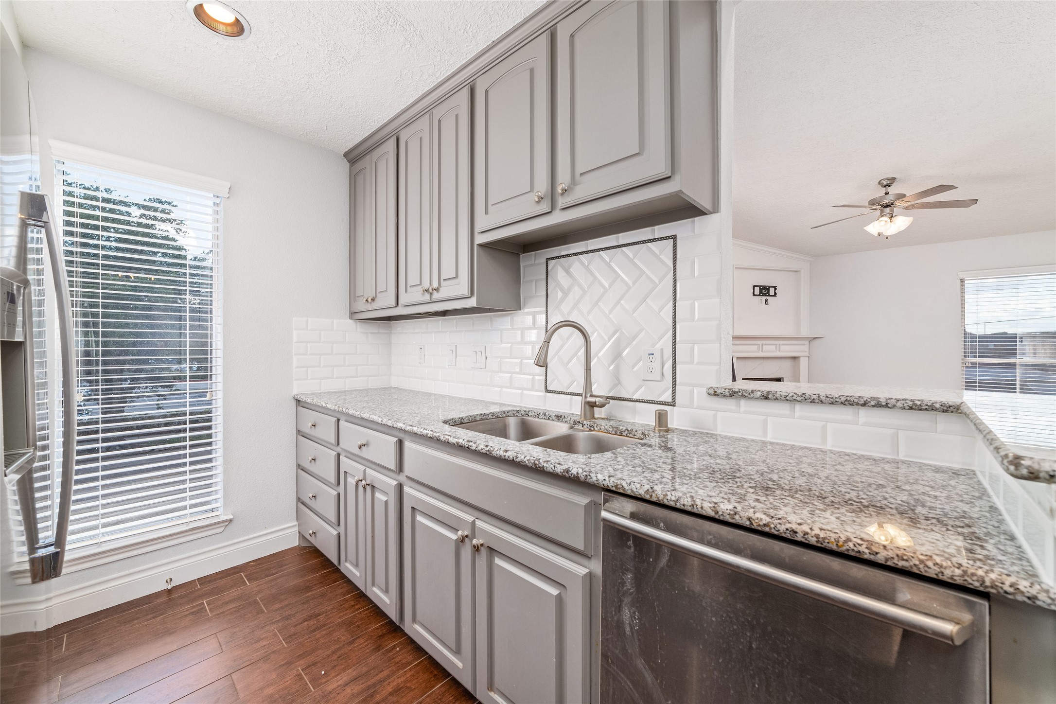 2300 Augusta Drive, Unit 24 Houston, TX 77057 - Photo 7 of 23