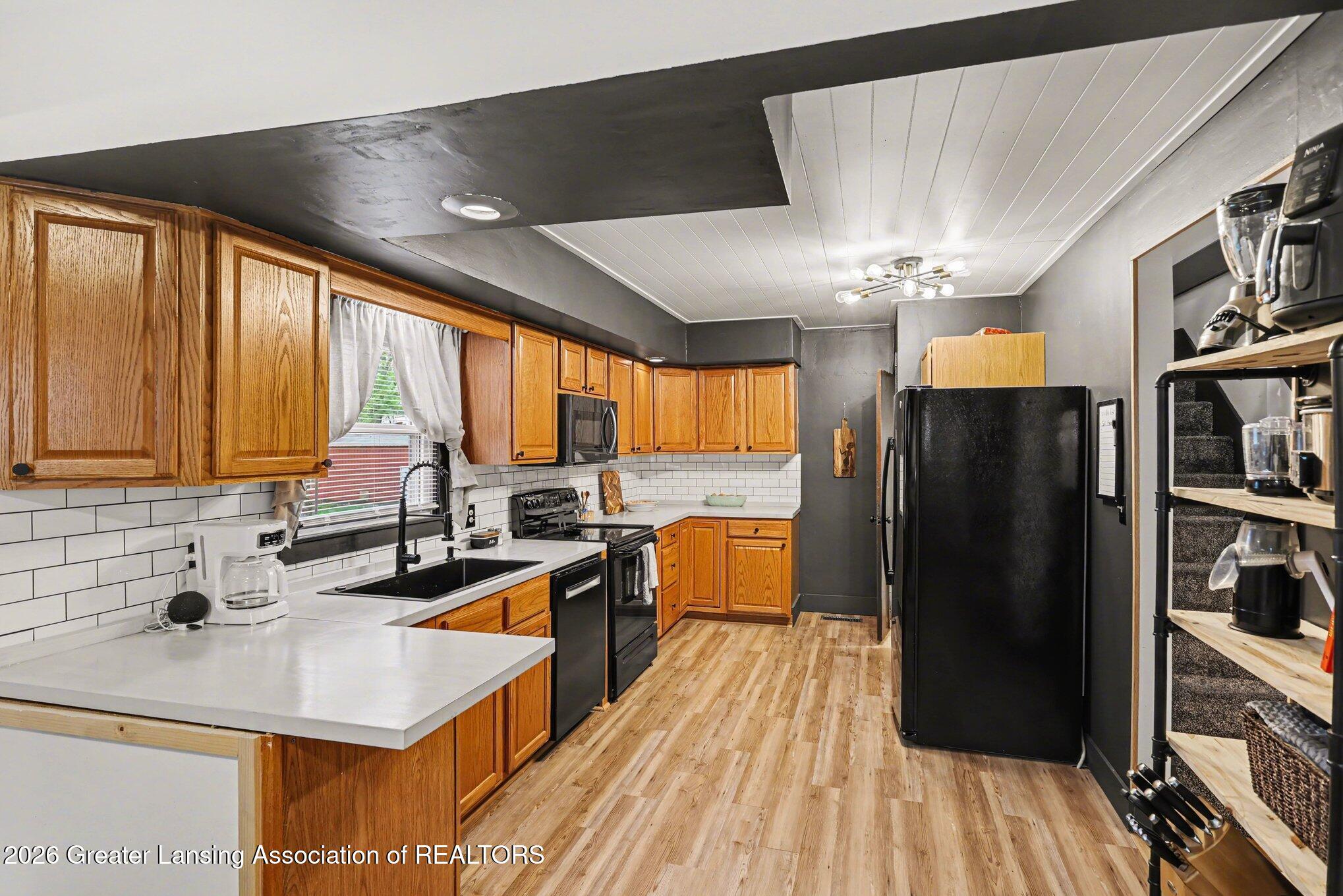 3125 Snow Road Lansing, MI 48917 - Photo 4 of 22