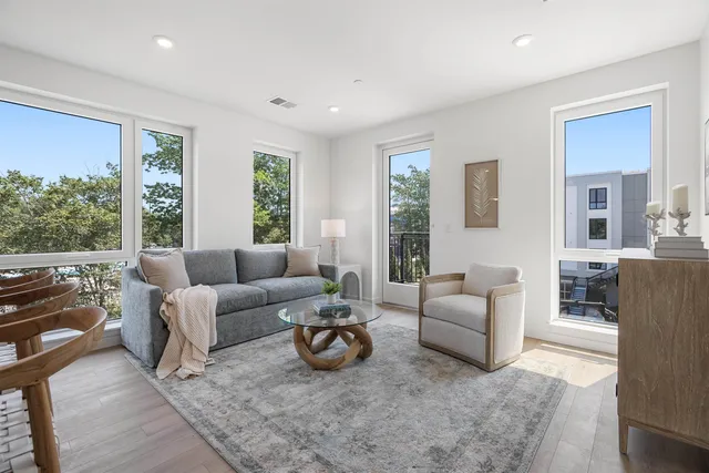 $689,900 | 80 Constitution Avenue, Unit 211, Portsmouth, NH 03801