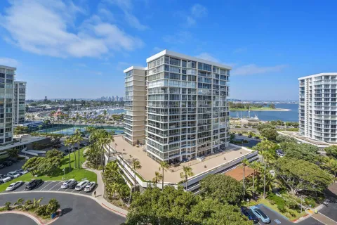 $1,575,000 | 1760 Avenida Del Mundo, Unit 901, Coronado, CA 92118