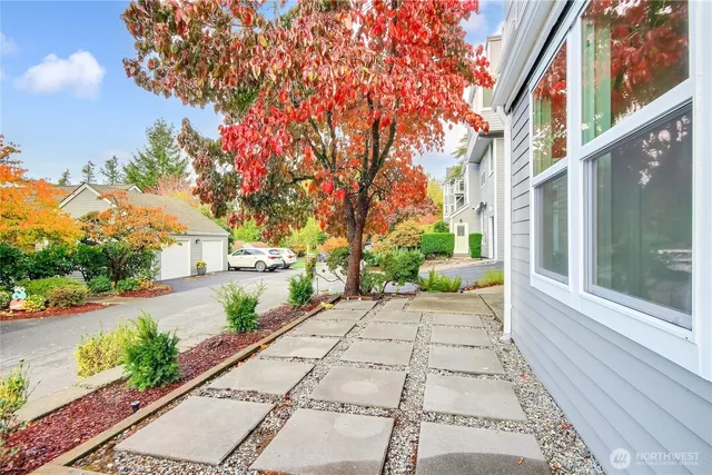 $395,000 | 4228 221st Place Southeast, Unit 1083, Issaquah, WA 98029