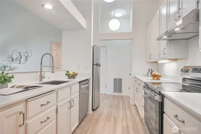 $395,000 | 4228 221st Place Southeast, Unit 1083, Issaquah, WA 98029