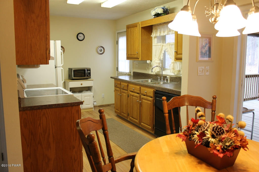 112 Scoda Road Hawley, PA 18428 - Photo 9 of 26 Kitchen