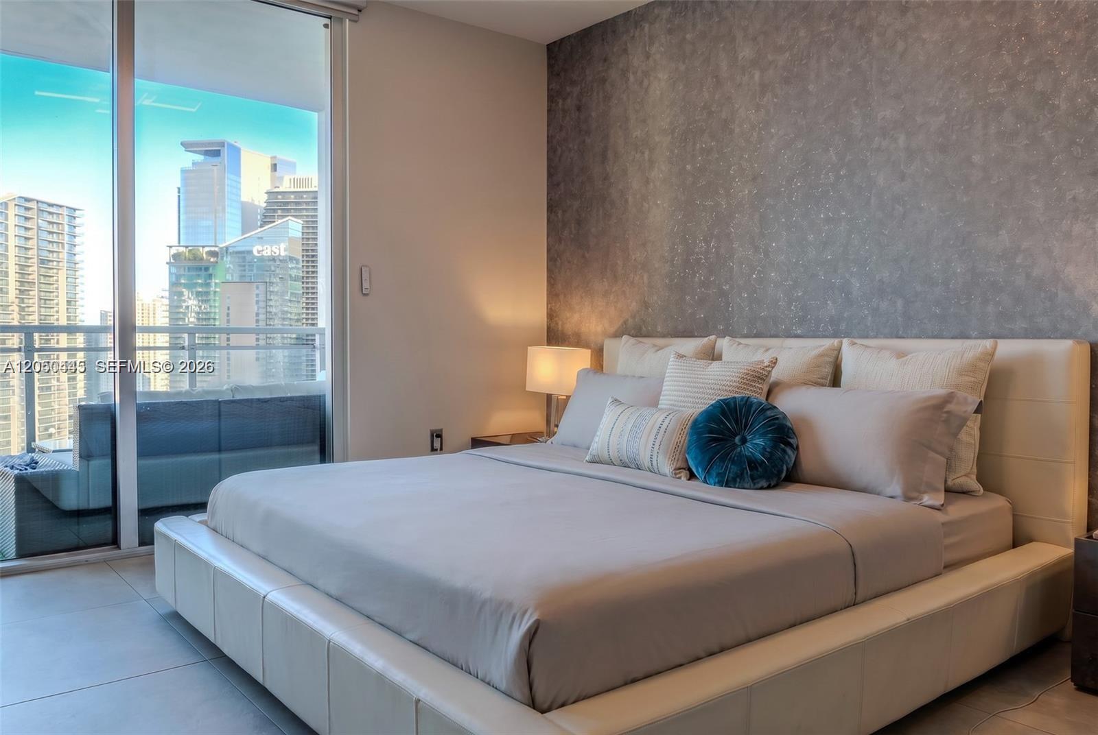 90 Southwest 3rd Street, Unit 3703 Miami, FL 33130 - Photo 6 of 34 Gallery Image 6
