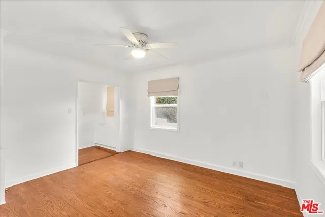 a view of empty room with window