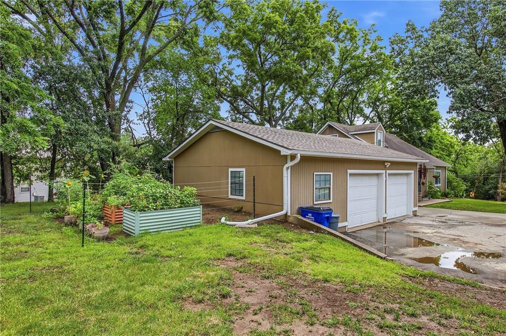 7116 Woodson Road Raytown, MO 64133 - Photo 35 of 48